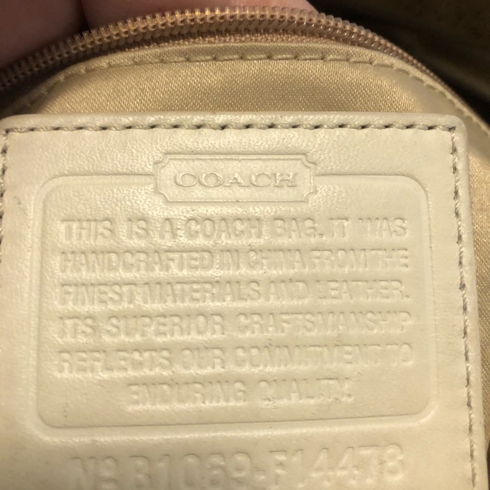 Authentic Coach - Picture 2 of 6